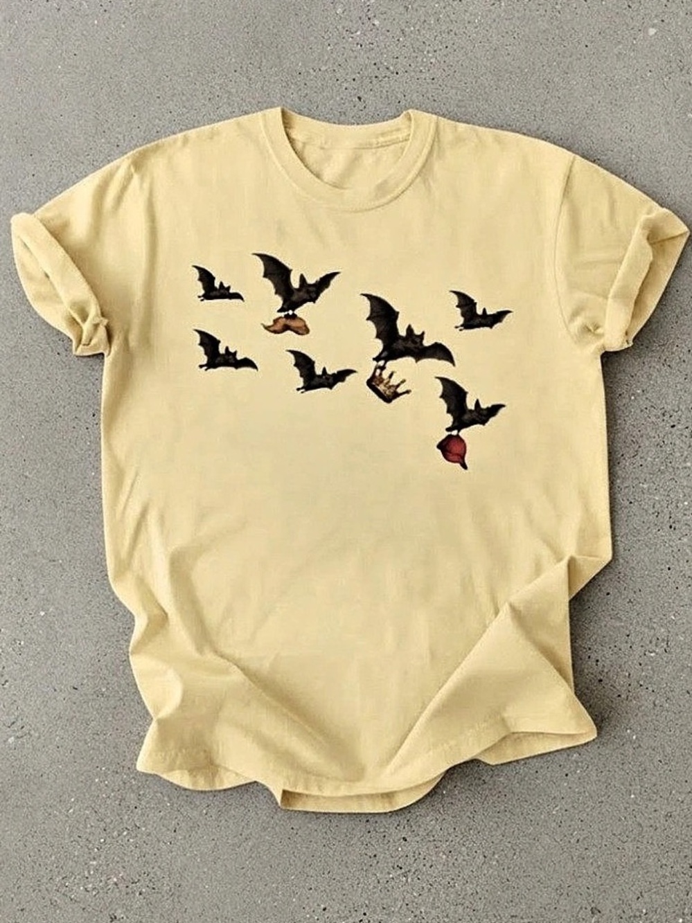 Gothic Cute Flying Bats Crown Gildan T-Shirt